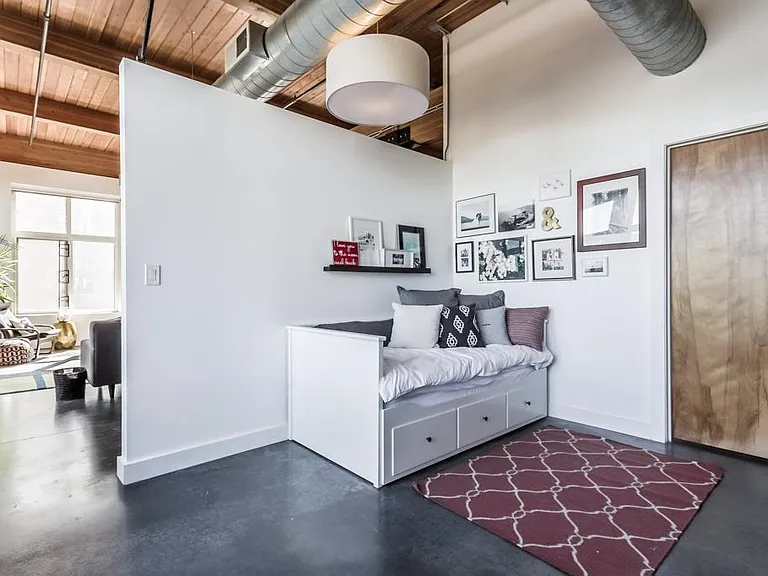 210 W 5th St #201 — Photo 12