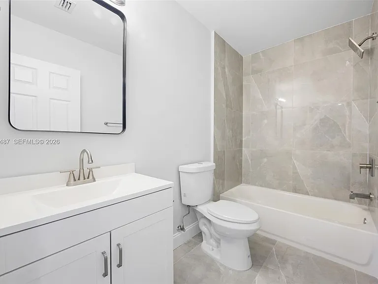 349 NW 40th St #203 — Photo 12