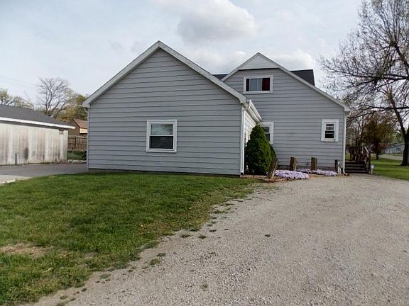 3rd image of 1696 3rd Ave W