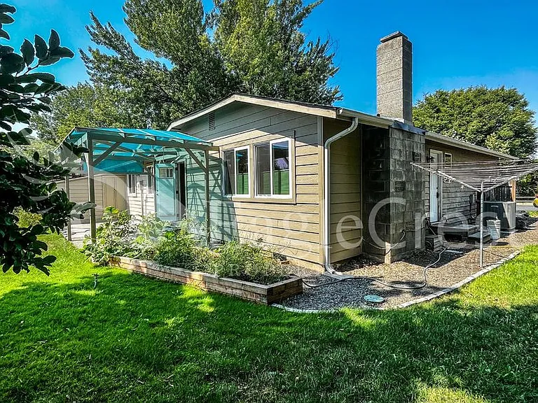 1130 SE Colonial Dr — Photo 27