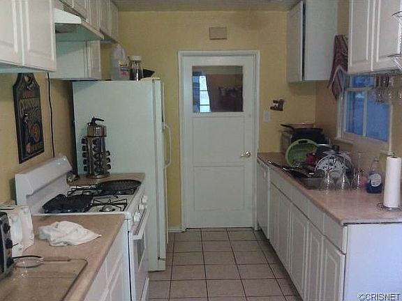 3rd image of 8106 Louise Ave