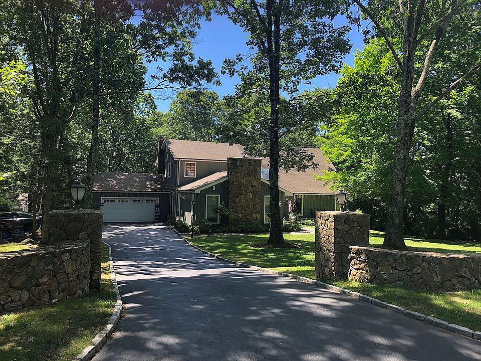 2nd image of 55 Brittany Ave