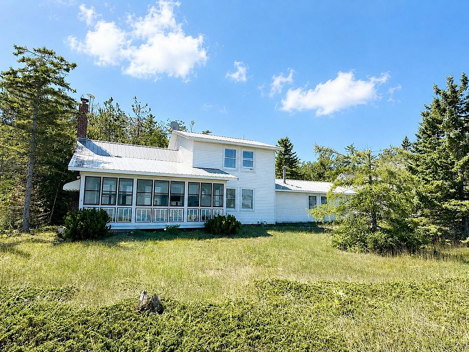 1st image of 18453 Nipigon Ln