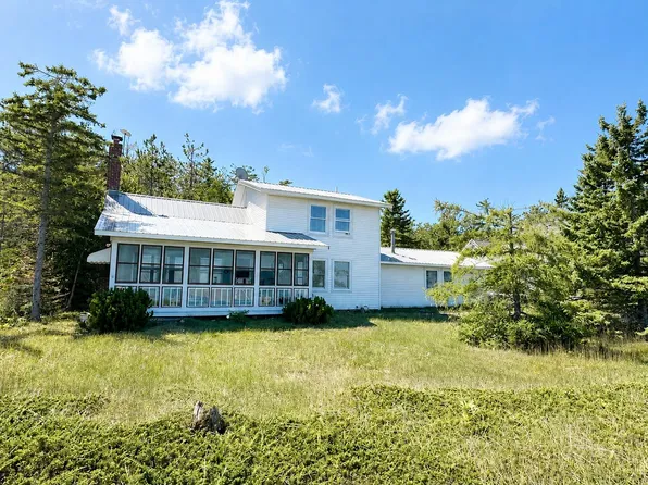 18453 Nipigon Ln, Ocqueoc, MI 49759