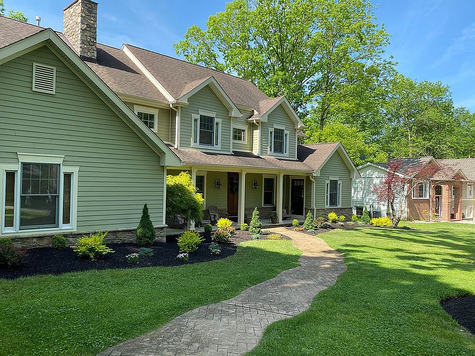 2nd image of 21 Hemlock Dr