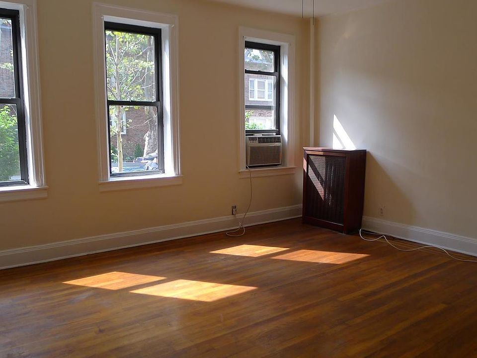 1st image of 4517 41st St APT 1F