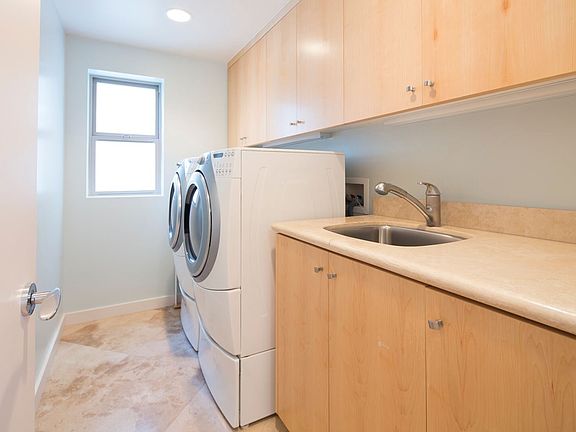 3rd image of 3302 Ocean Dr