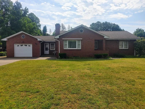 166 Fuller St, Ludlow, MA 01056