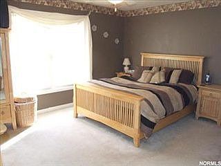 4th image of 501 Villa East Dr