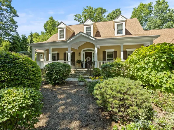 75 Farwood Ct, Flat Rock, NC 28731