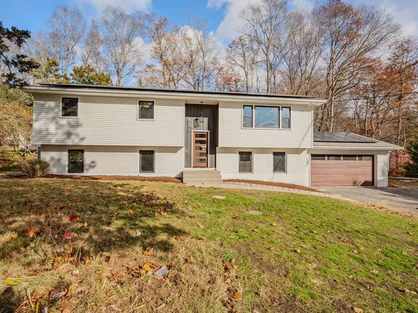 12 Brookfield Drive, East Lyme, CT 06333