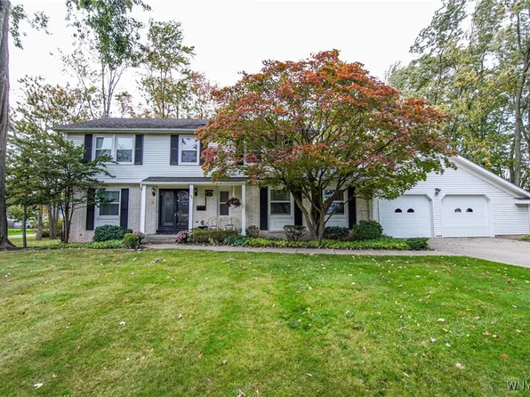 45 Alexander St, Lockport, NY 14094