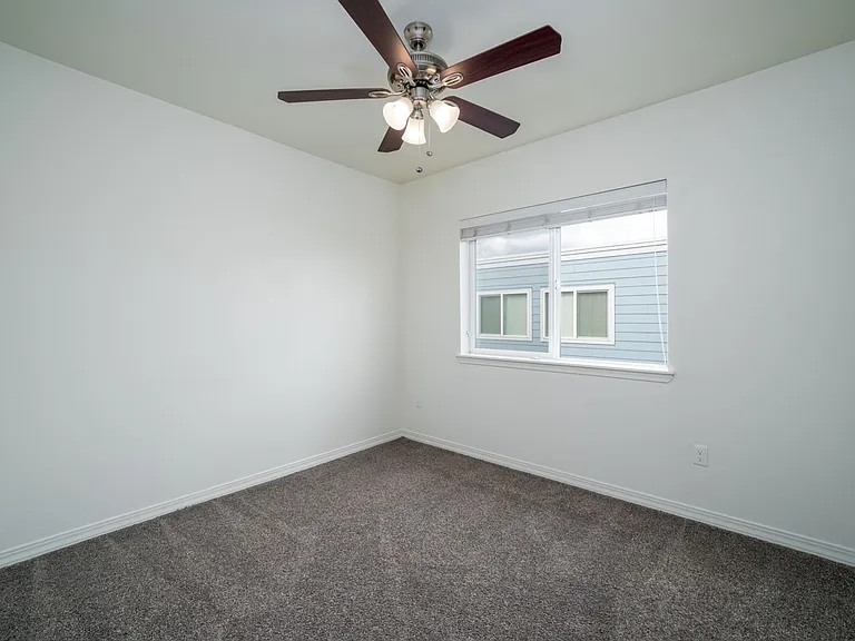6006 SE 53rd Ave — Photo 20