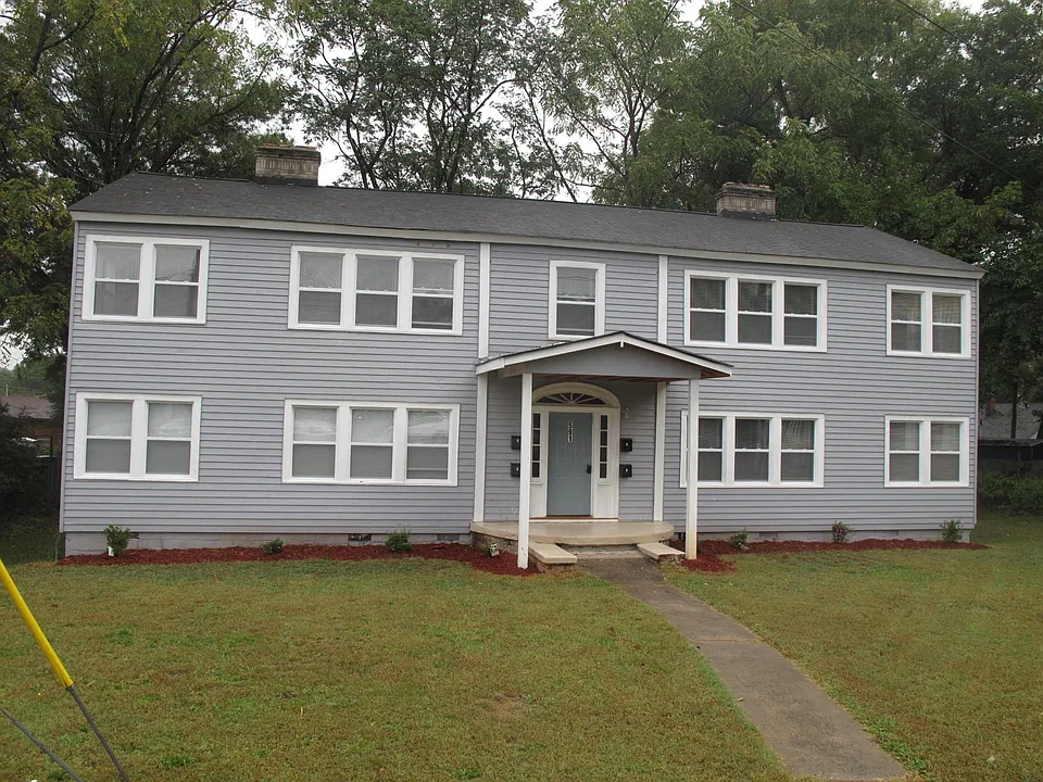 591 Colonial Cir SE #3