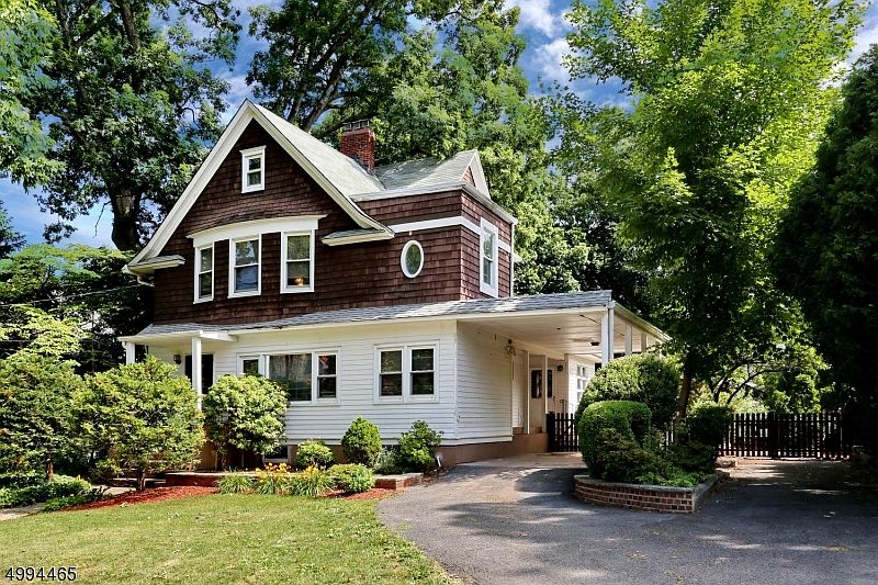 1st image of 254 Vreeland Ave