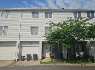 152 Emily Ln, Staten Island, NY 10312