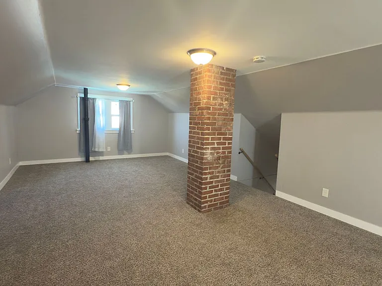 627 W Marine Dr — Photo 21