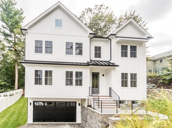 22 Irene Cir, Waltham, MA 02453