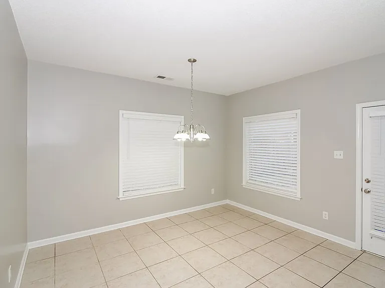 8695 Rogers Park Ave — Photo 5