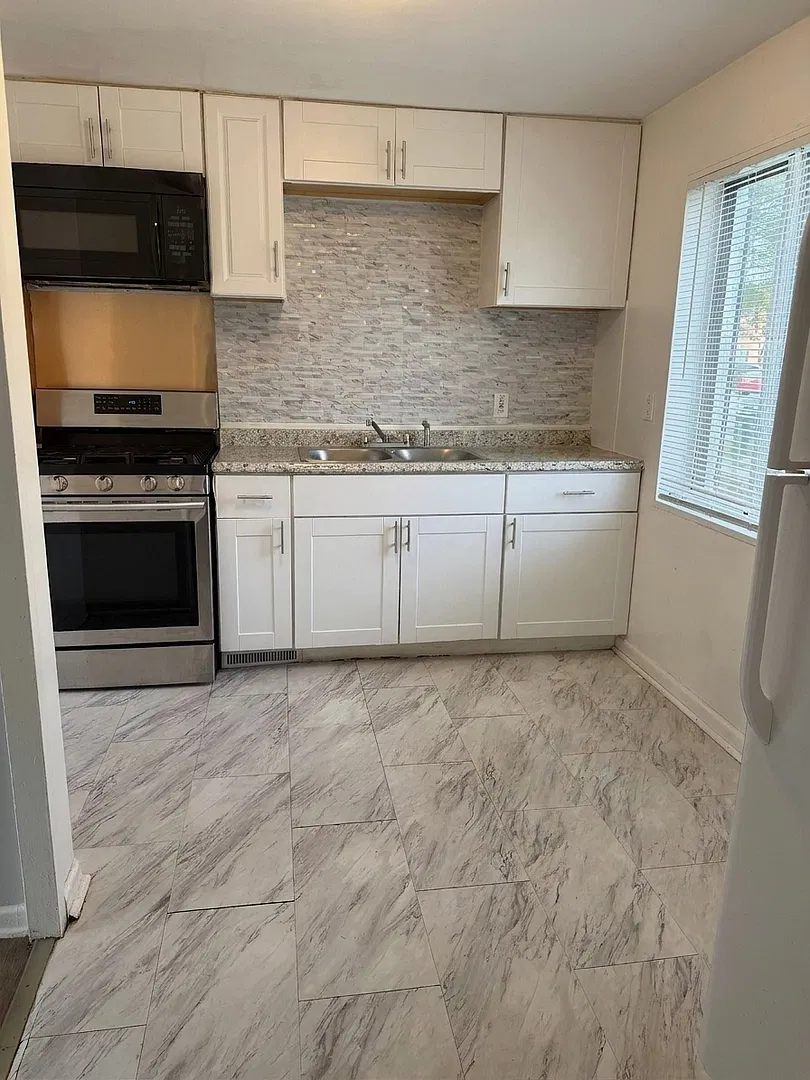 1 bed, 700 sqft, $1,195 — Photo 2