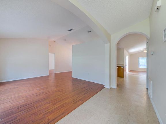 3rd image of 7008 Carlowe Ave