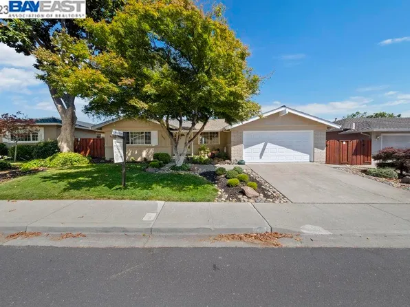 7493 Flagstone Dr, Pleasanton, CA 94588