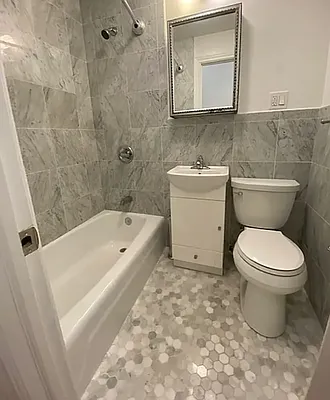 Bathroom, photo 1