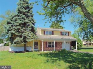 12 Cypress Rd, Burlington Township, NJ 08016