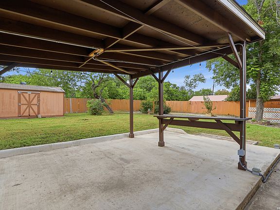 3rd image of 206 BLOOMFIELD DR