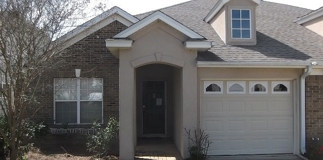 1st image of 1044 Kingdom Dr
