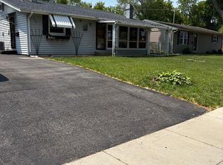 220 Harrison St, Carpentersville, IL 60110