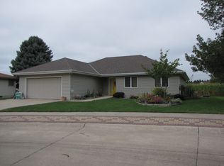 942 Bicentennial Cir, David City, NE 68632