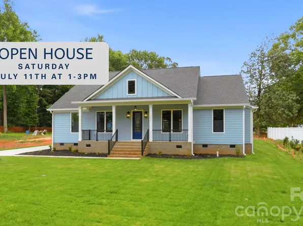1860 Twin Lakes Rd, Rock Hill, SC 29732