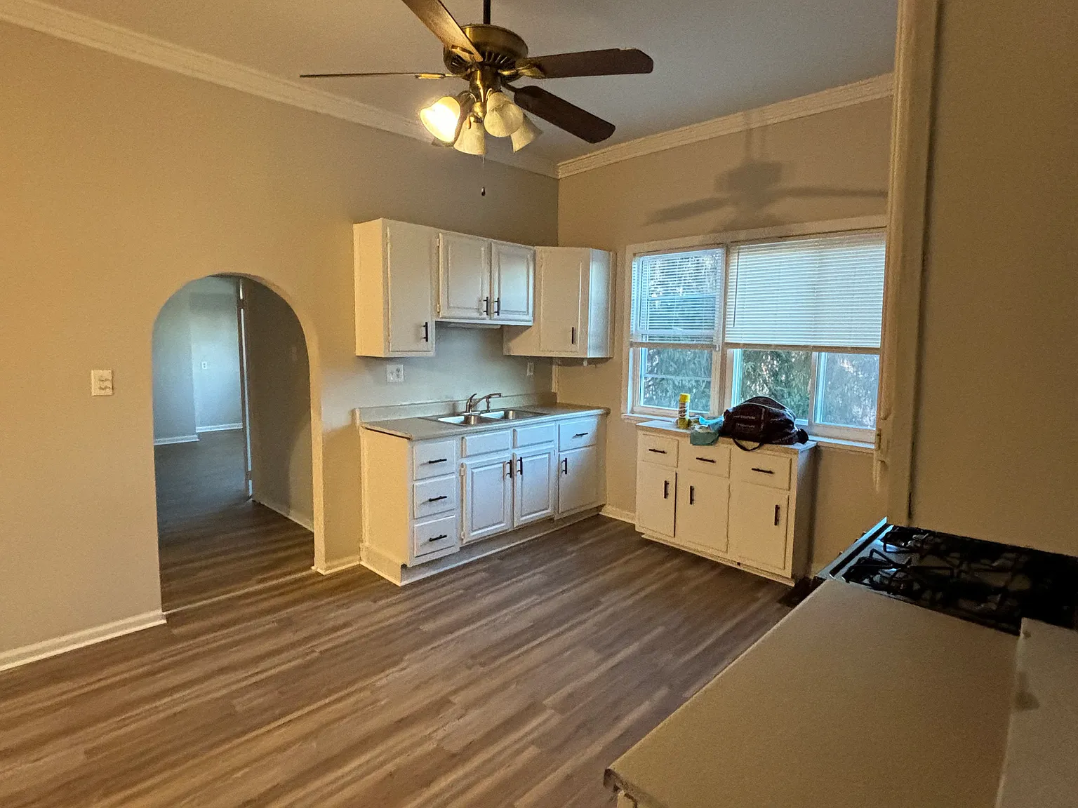 5 bed, 1888 sqft, $2,500 — Photo 4