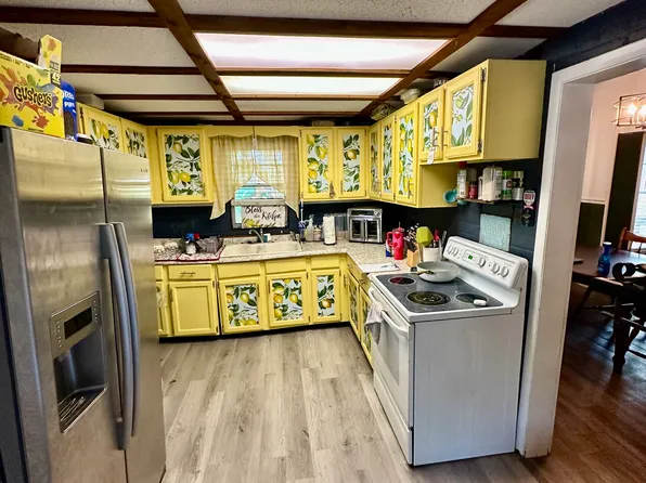 10570 Hamilton Way, Myakka City, FL 34251