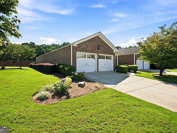 2nd image of 131 Countryside Ct