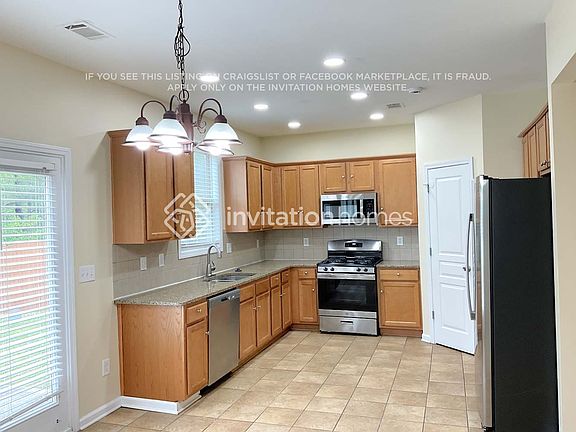5th image of 1686 Stoney Chase Dr