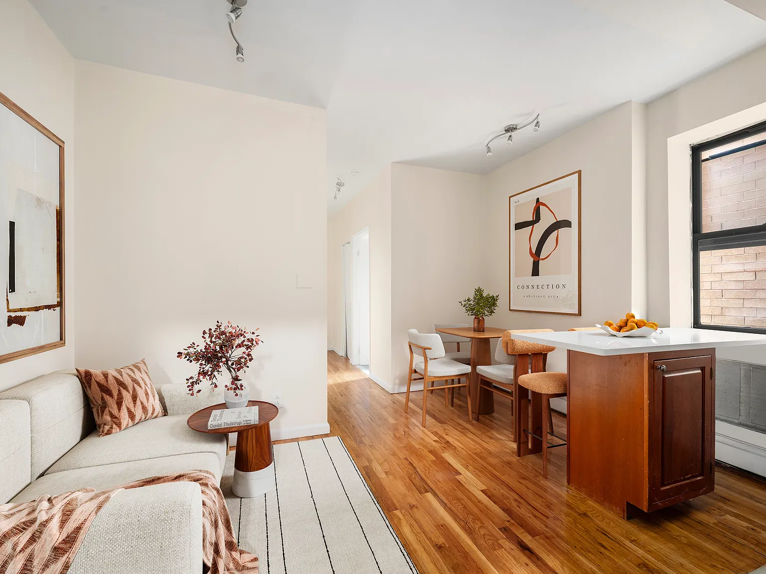 713 East 9th Street — Photo 4
