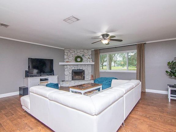 5th image of 1029 Meadowood Dr