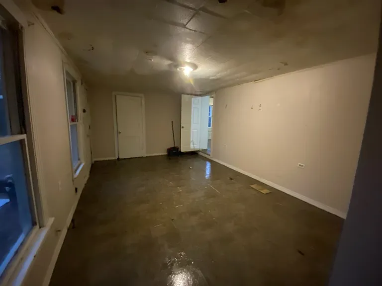 904 Eastland Ave — Photo 9