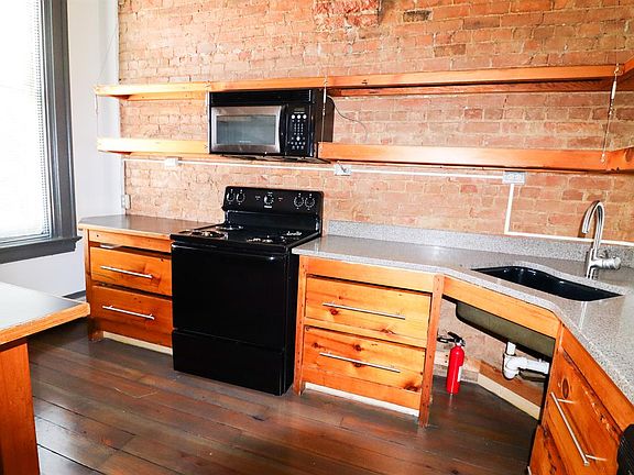 2nd image of 1531 Elm St APT 2F