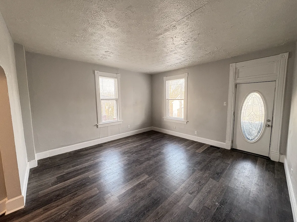Building Photo - 109 S 13th St