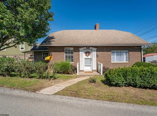28 Dent Ave, Granville, WV 26534