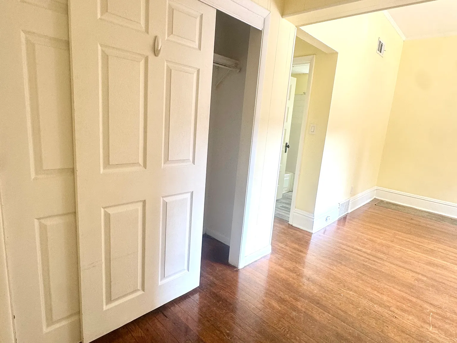2 bed, $1,100 — Photo 3