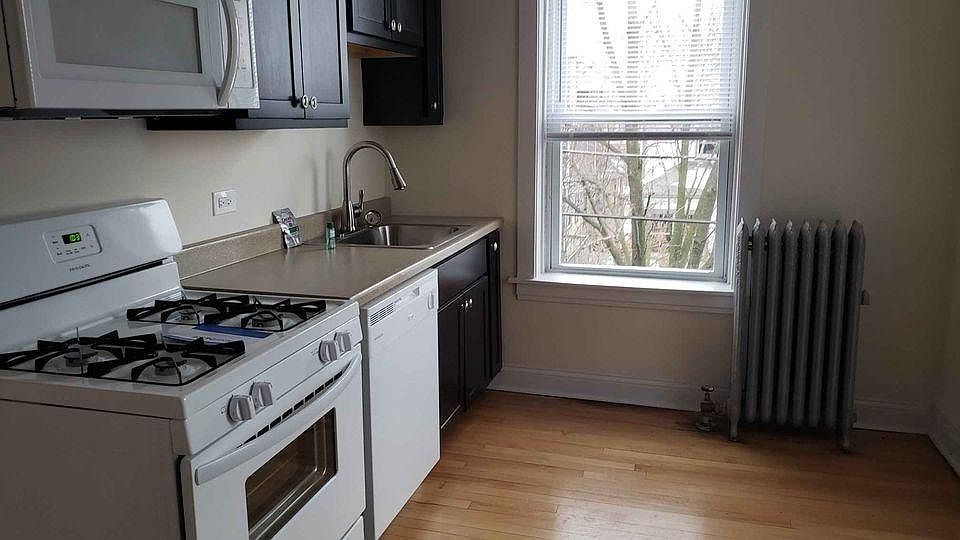 1st image of 4838 W Belle Plaine Ave #2N