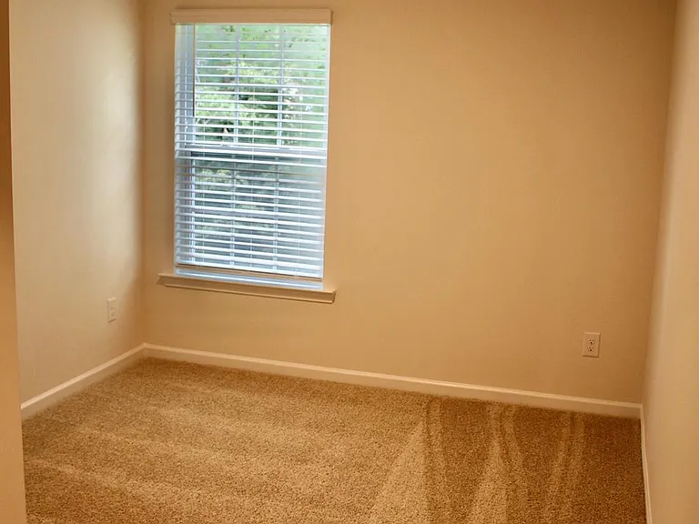 6049 Guildford Hill Ln — Photo 9