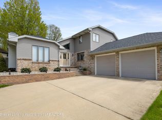 690 Tanbark Dr, Dimondale, MI 48821