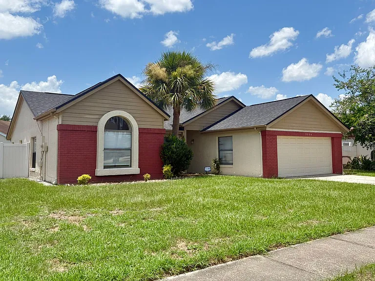 2224 Fairmont Cir — Photo 2