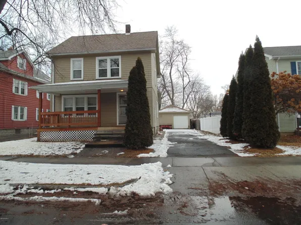 60 Clayton St, Springfield, MA 01107