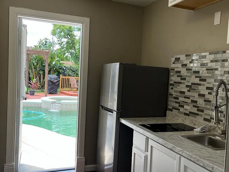 730 Crestview Dr — Photo 4